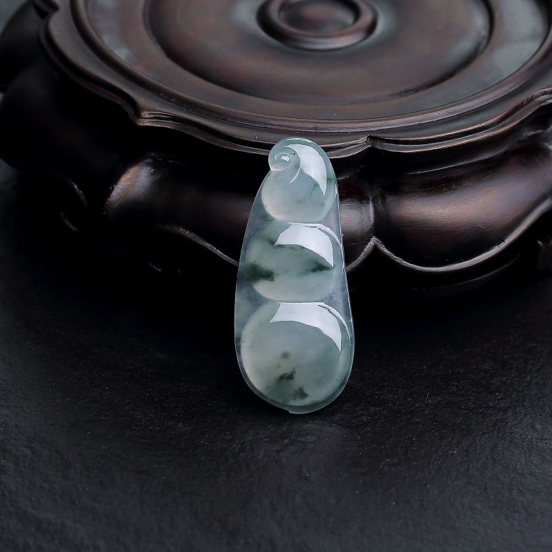 糯冰种飘花翡翠福豆吊坠-红掌柜