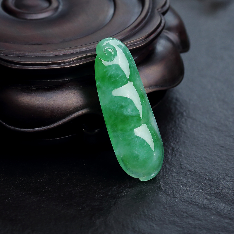 翠绿翡翠福豆吊坠-红掌柜