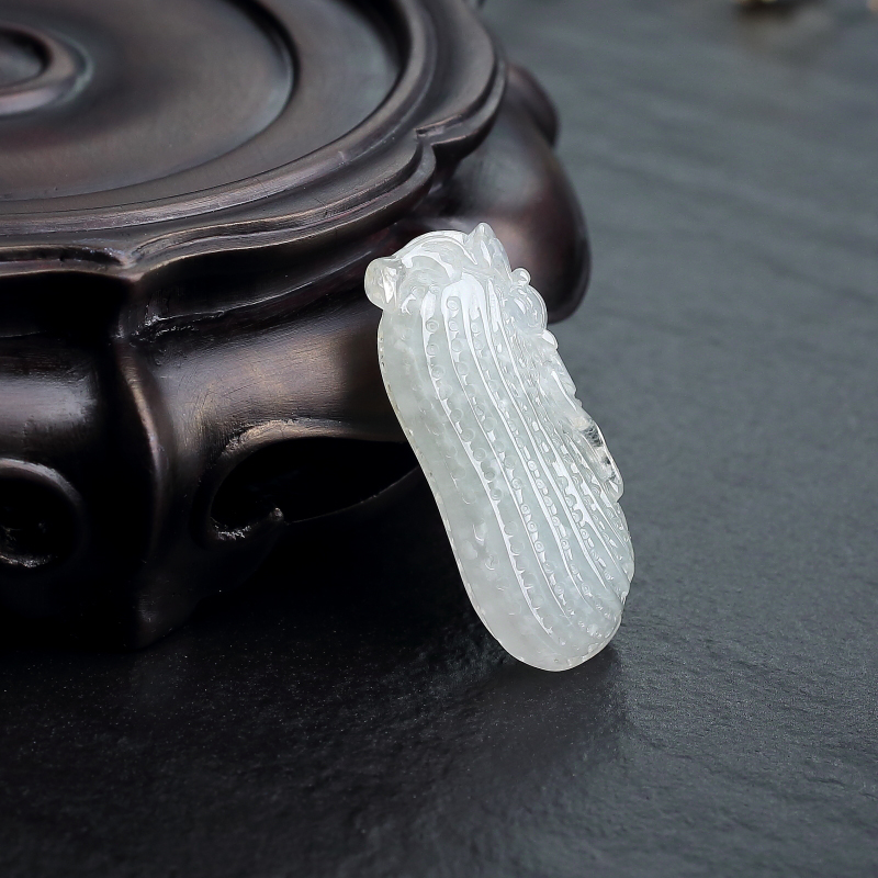 翡翠花生吊坠-红掌柜