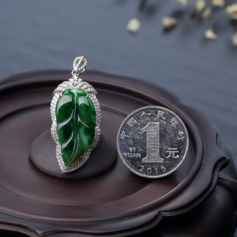 糯种飘花翡翠叶子吊坠-红掌柜