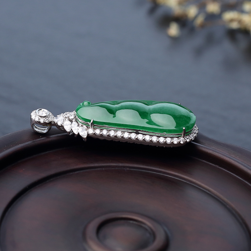 18K金镶钻糯种翠色翡翠吊坠-红掌柜