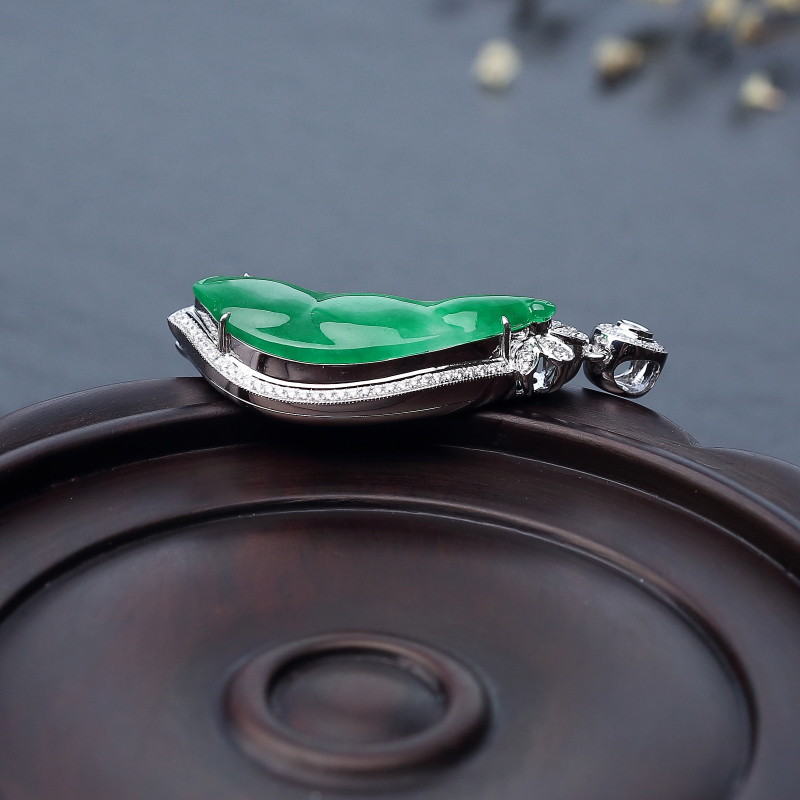 18K金镶钻天然糯种翠色翡翠吊坠-红掌柜