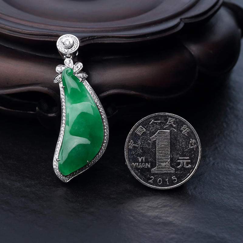 糯种翠色翡翠福豆吊坠-红掌柜