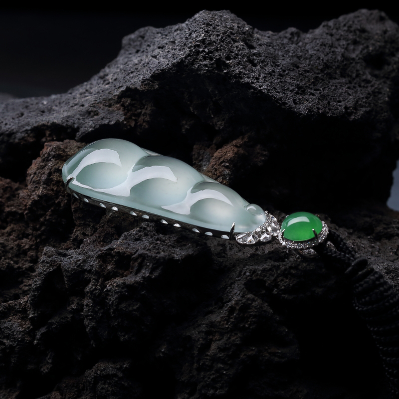 18K金镶钻天然冰种晴水翡翠吊坠-红掌柜