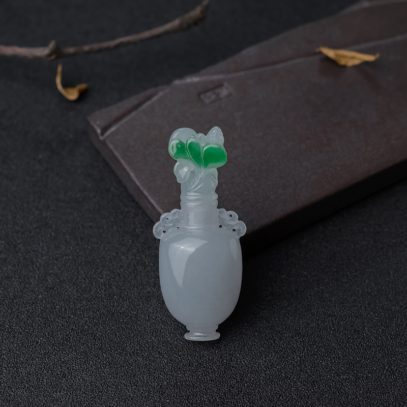 糯种飘翠翡翠拼接花瓶摆件-红掌柜