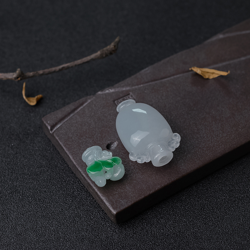 糯种翡翠花瓶摆件-红掌柜