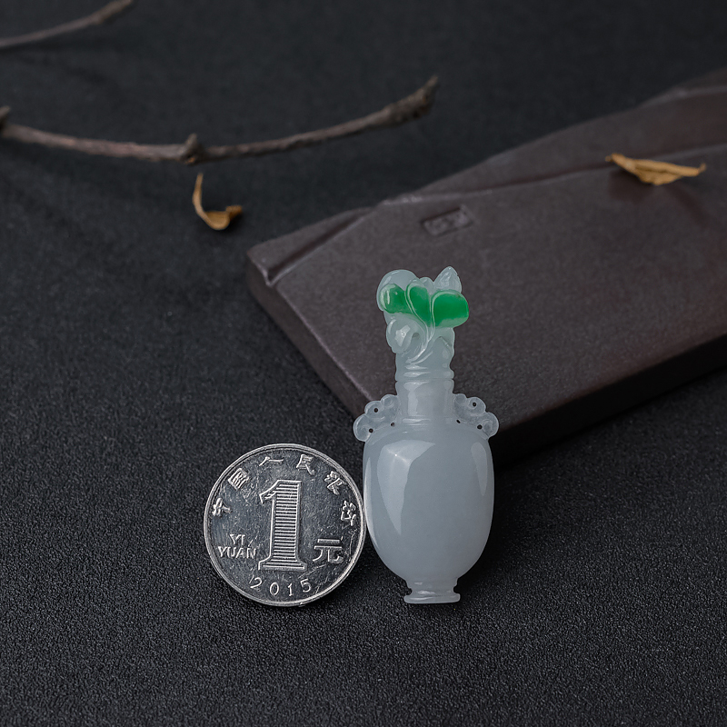 天然翡翠花瓶摆件-红掌柜