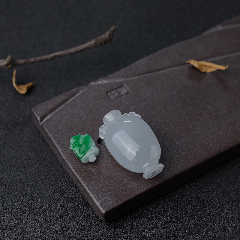 糯种飘翠翡翠花瓶摆件-红掌柜