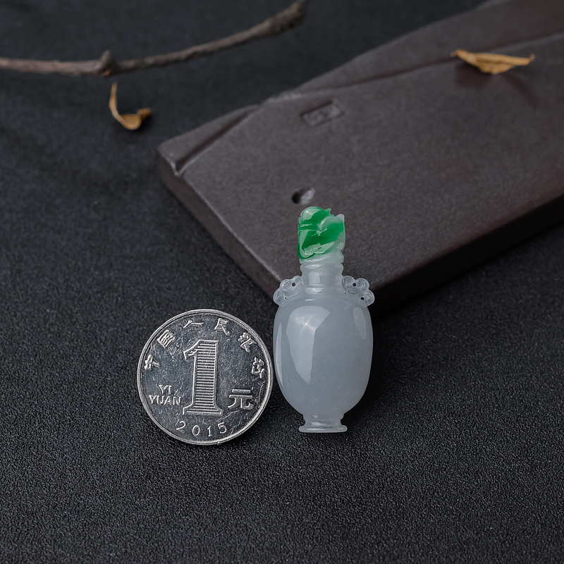 糯种翡翠花瓶摆件-红掌柜