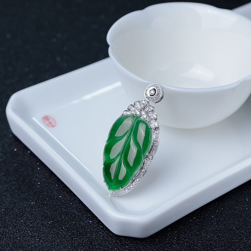 金镶钻糯种翠色翡翠叶子吊坠-红掌柜