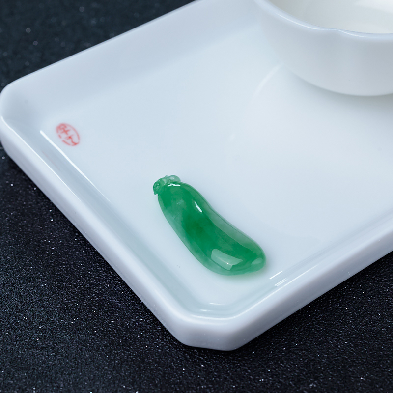 糯冰种飘翠翡翠吊坠-红掌柜