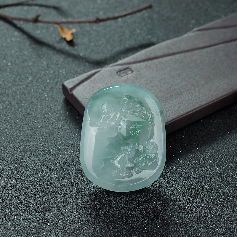 缅甸天然冰种飘翠翡翠童趣吊坠-红掌柜