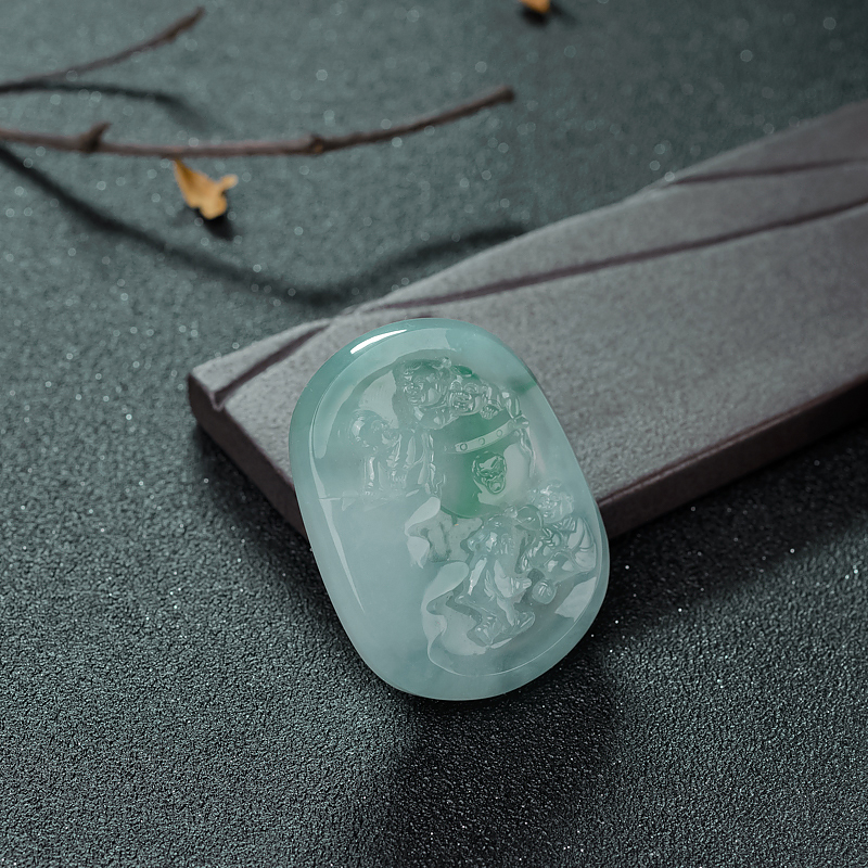 天然冰种飘翠翡翠童趣吊坠-红掌柜