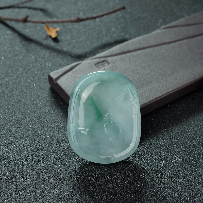 缅甸冰种飘翠翡翠童趣吊坠-红掌柜