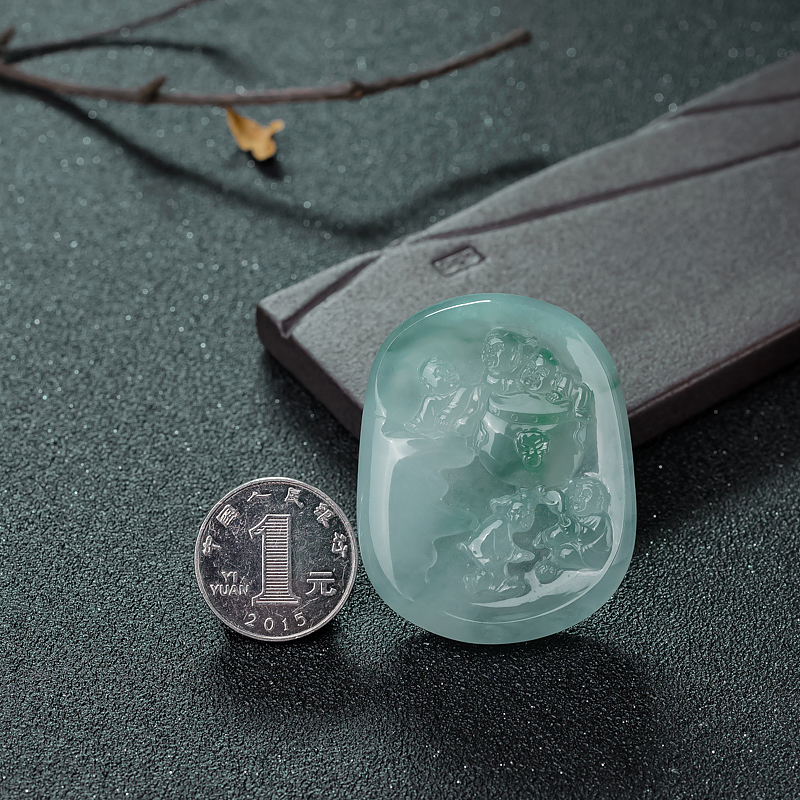 冰种飘翠翡翠吊坠-红掌柜