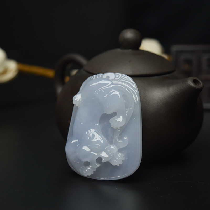 糯种浅紫色翡翠吊坠-红掌柜