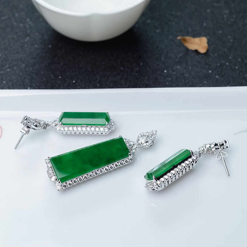 18K金镶缅甸天然翠色翡翠套装-红掌柜