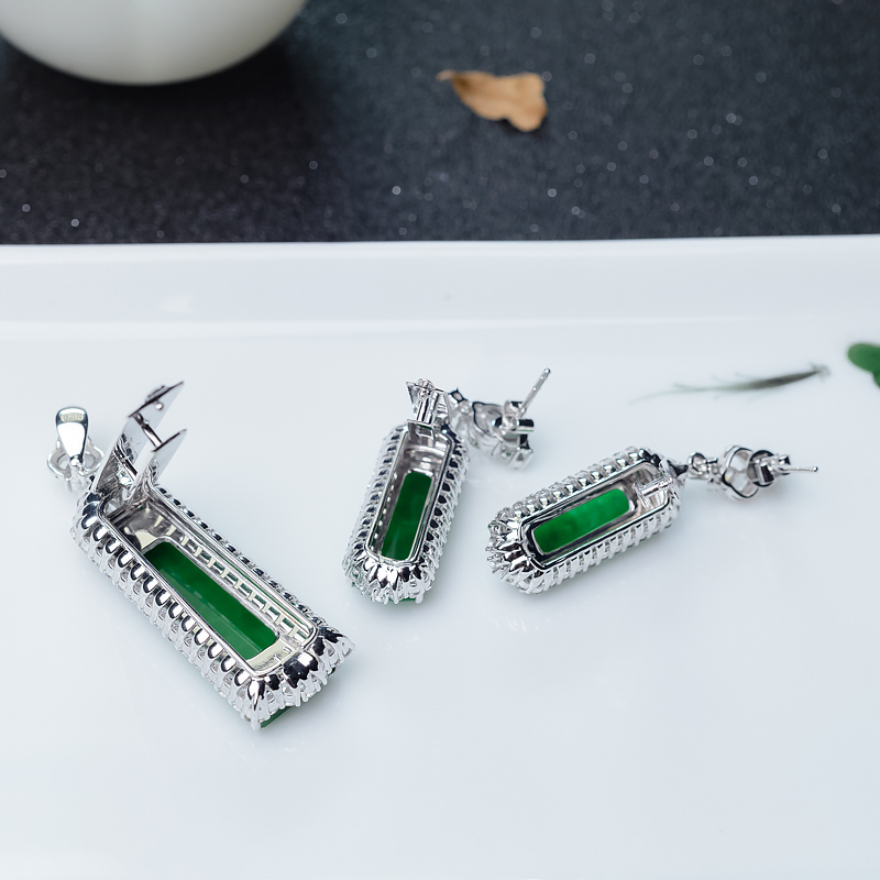 18K金镶缅甸天然糯冰种翡翠套装-红掌柜