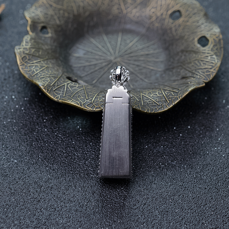 18K糯冰种翡翠吊坠-红掌柜