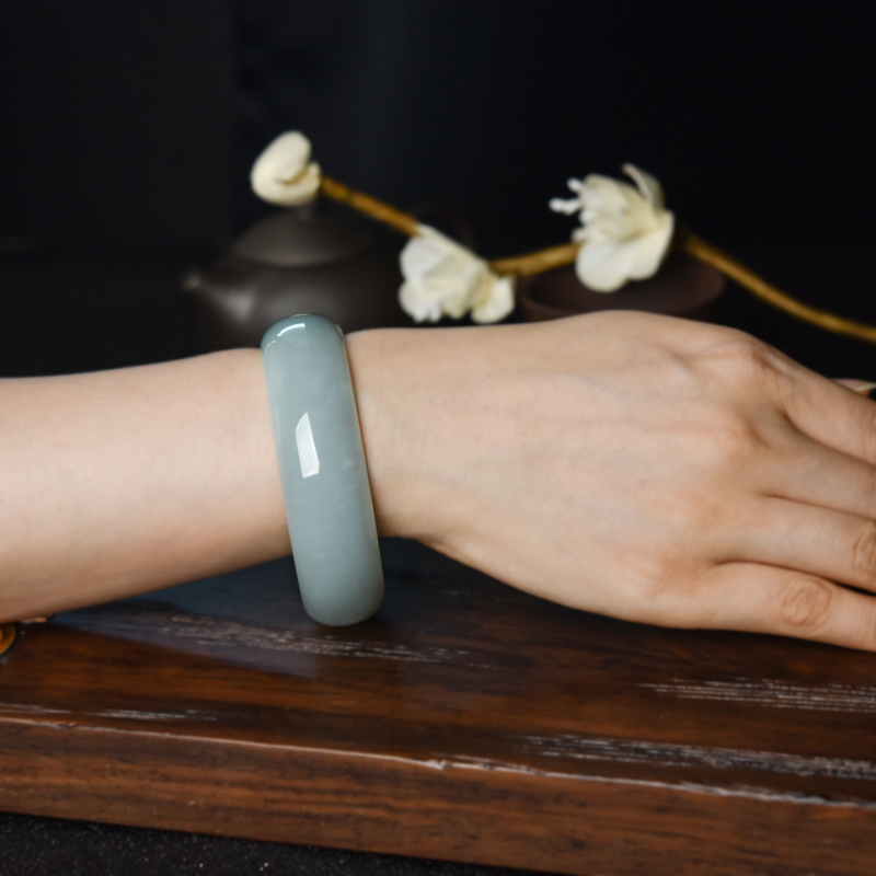 天然浅绿翡翠平安镯-红掌柜