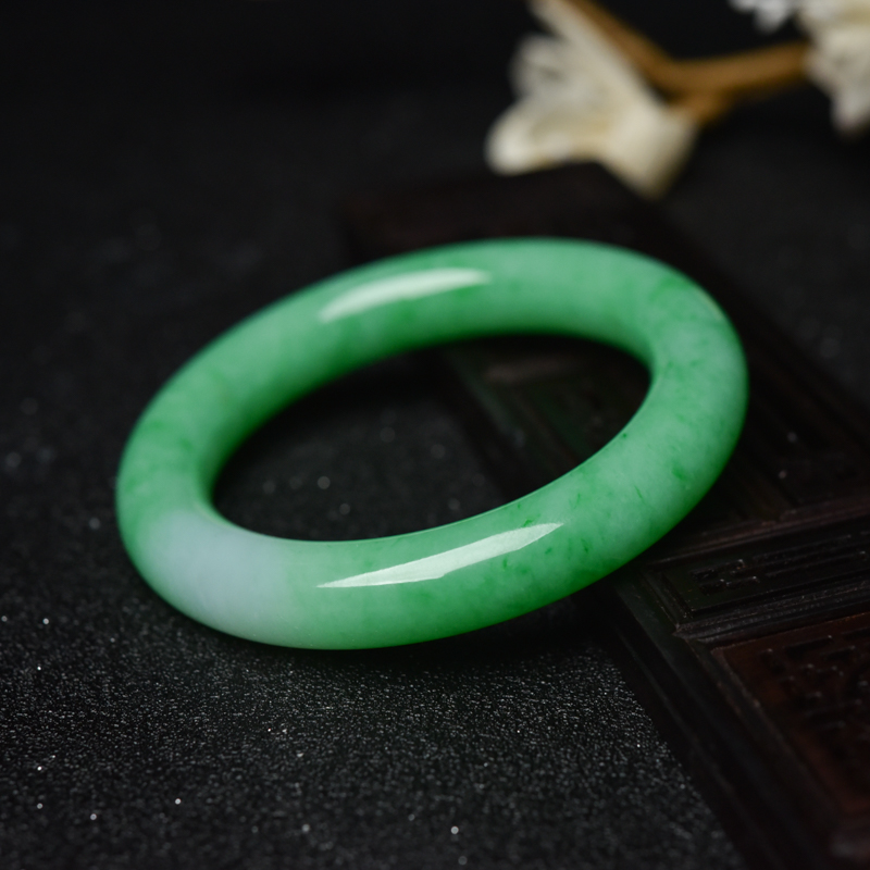 翠色翡翠圆镯-红掌柜