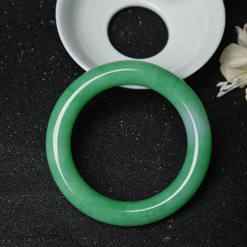 57mm糯种翠色翡翠圆镯-红掌柜