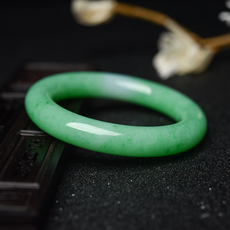 糯种翠色翡翠圆镯-红掌柜