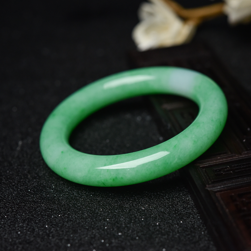 翠色翡翠圆镯-红掌柜