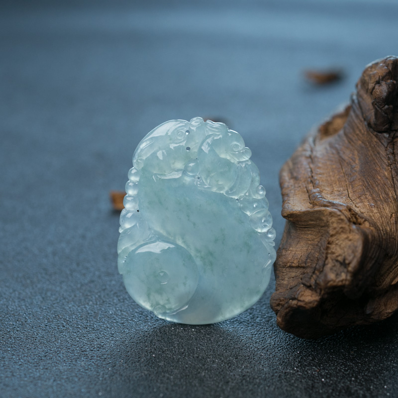 糯冰种浅绿翡翠貔貅吊坠-红掌柜