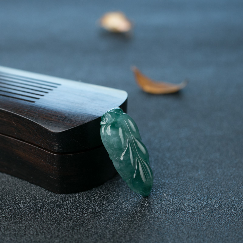缅甸糯冰种灰绿翡翠叶子吊坠-红掌柜