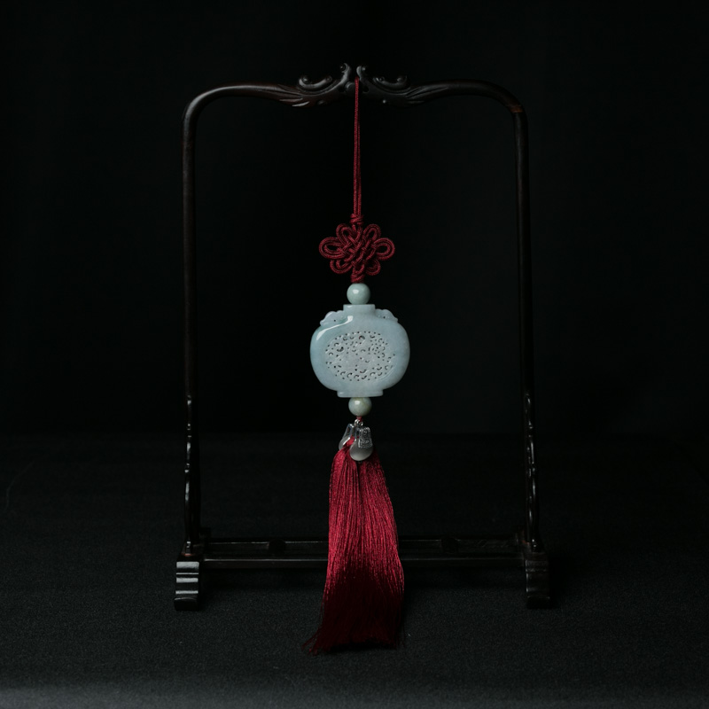 糯种飘花翡翠宝瓶车挂-红掌柜