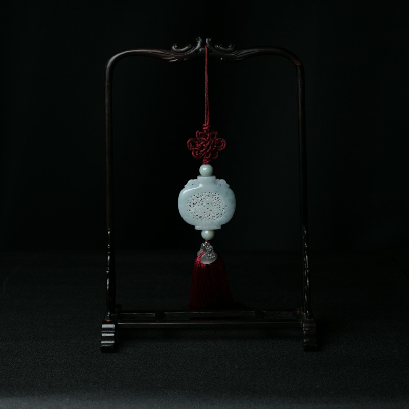 翡翠宝瓶车挂-红掌柜