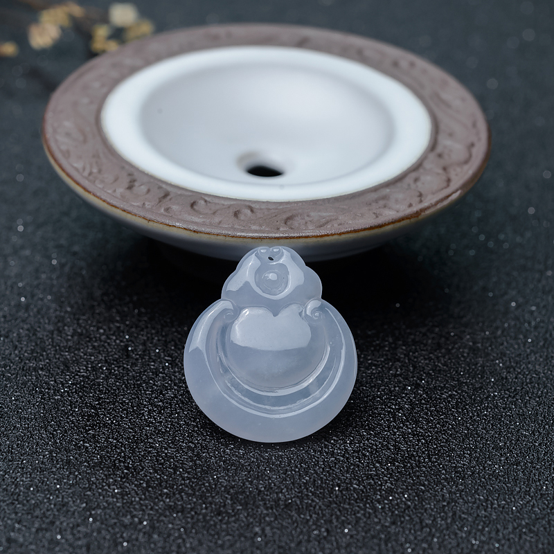 翡翠兽面吊坠-红掌柜