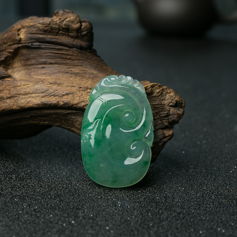 糯冰种飘翠翡翠如意吊坠-红掌柜