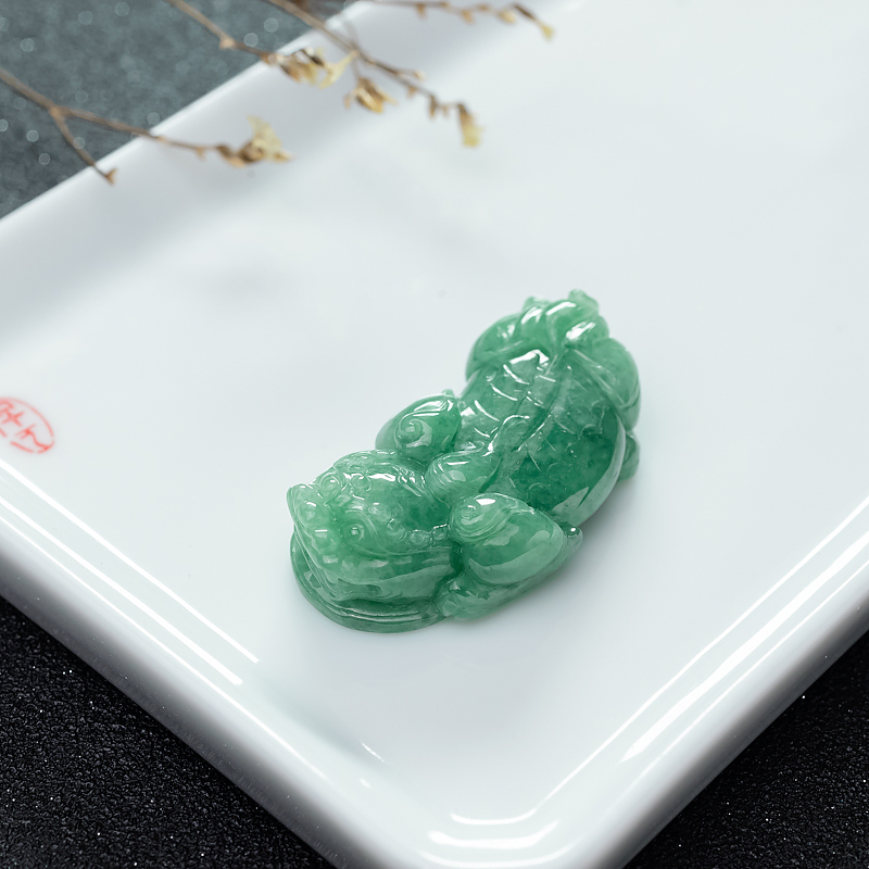 天然豆种豆绿翡翠貔貅吊坠-红掌柜
