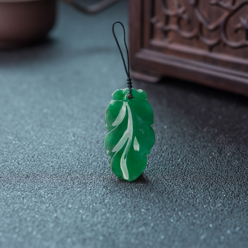 翡翠金枝玉叶吊坠-红掌柜