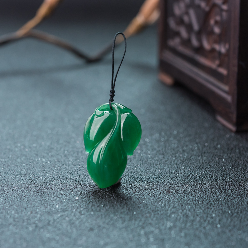 深绿翡翠金枝玉叶吊坠-红掌柜