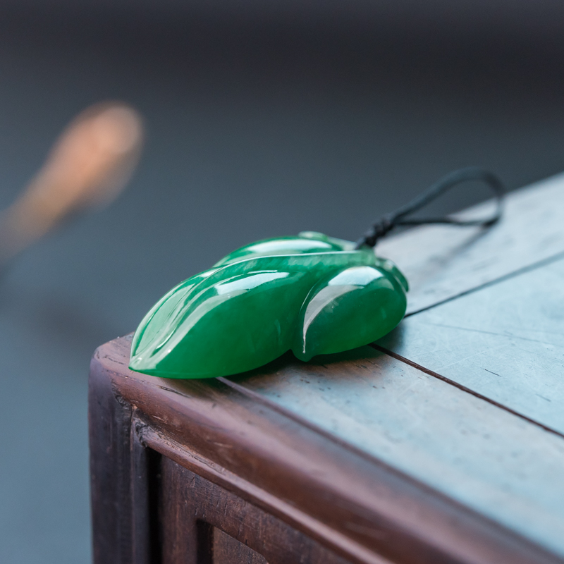 糯种深绿翡翠叶子吊坠-红掌柜