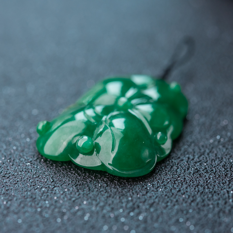 天然翡翠年年有余吊坠-红掌柜