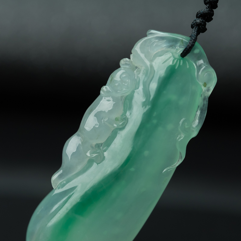  天然翡翠福瓜吊坠-红掌柜