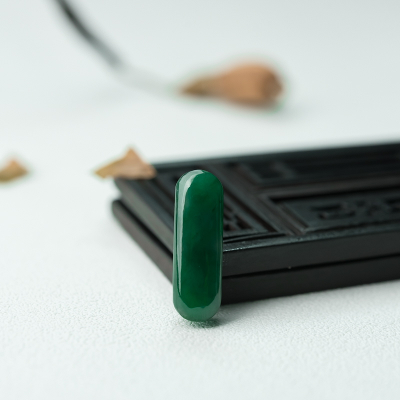 糯冰种深绿翡翠戒面-红掌柜