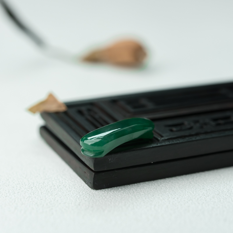 糯冰种深绿翡翠戒面-红掌柜