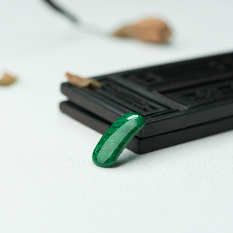 翠绿翡翠戒面-红掌柜