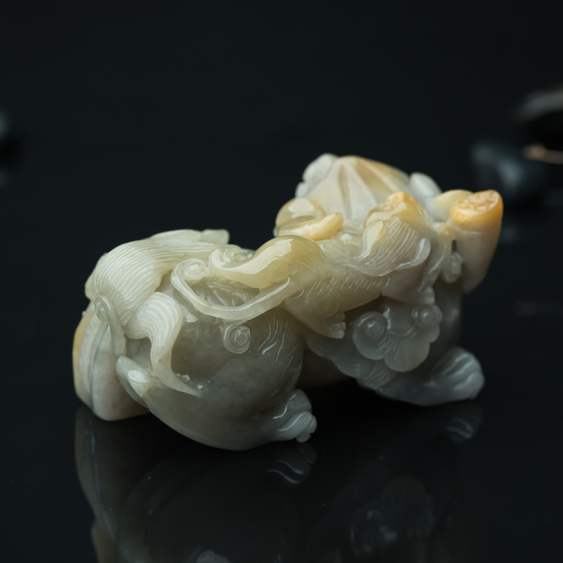 缅甸糯种俏色翡翠貔貅手把件-红掌柜