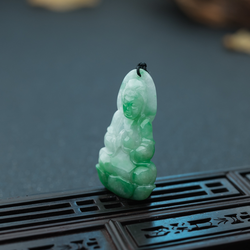 飘翠翡翠观音吊坠-红掌柜