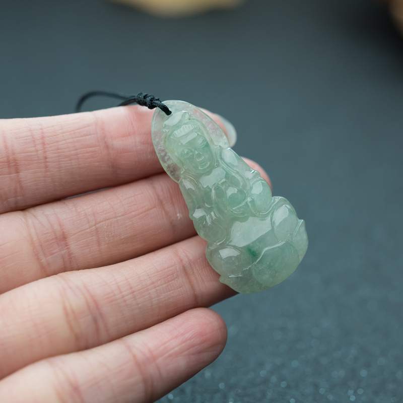 翡翠观音挂坠-红掌柜