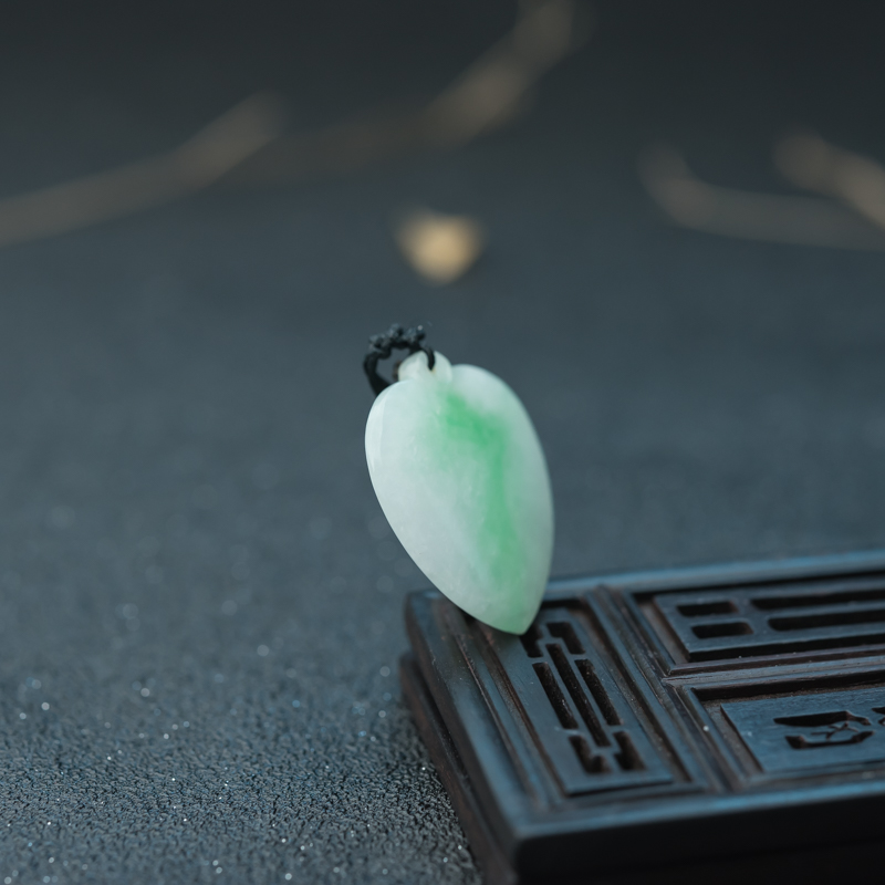 天然缅甸糯种翡翠寿桃吊坠-红掌柜