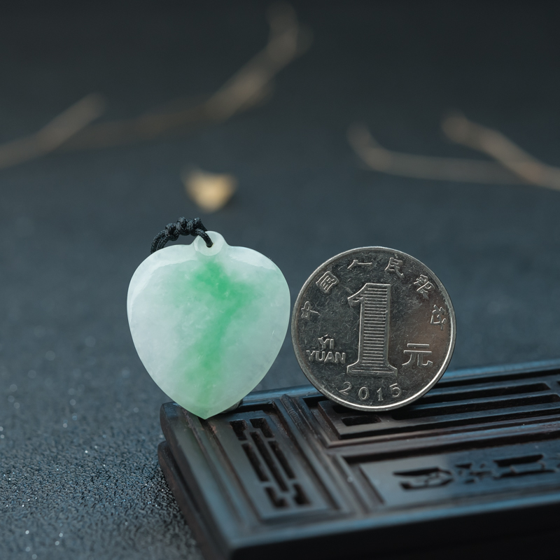 天然缅甸糯种飘翠翡翠寿桃吊坠-红掌柜
