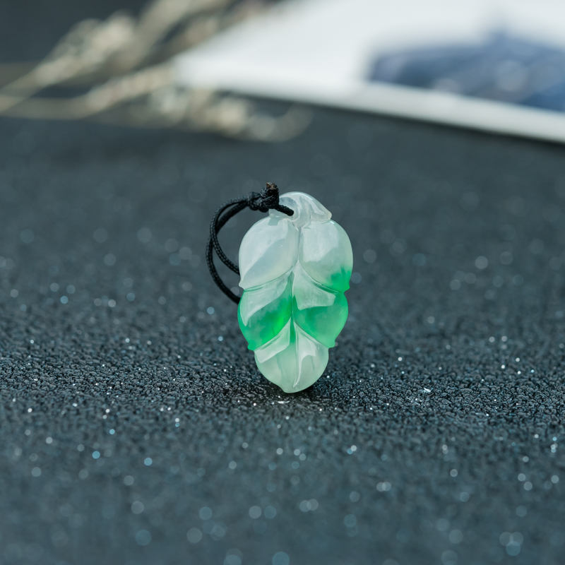 缅甸天然飘翠翡翠大业有成吊坠-红掌柜