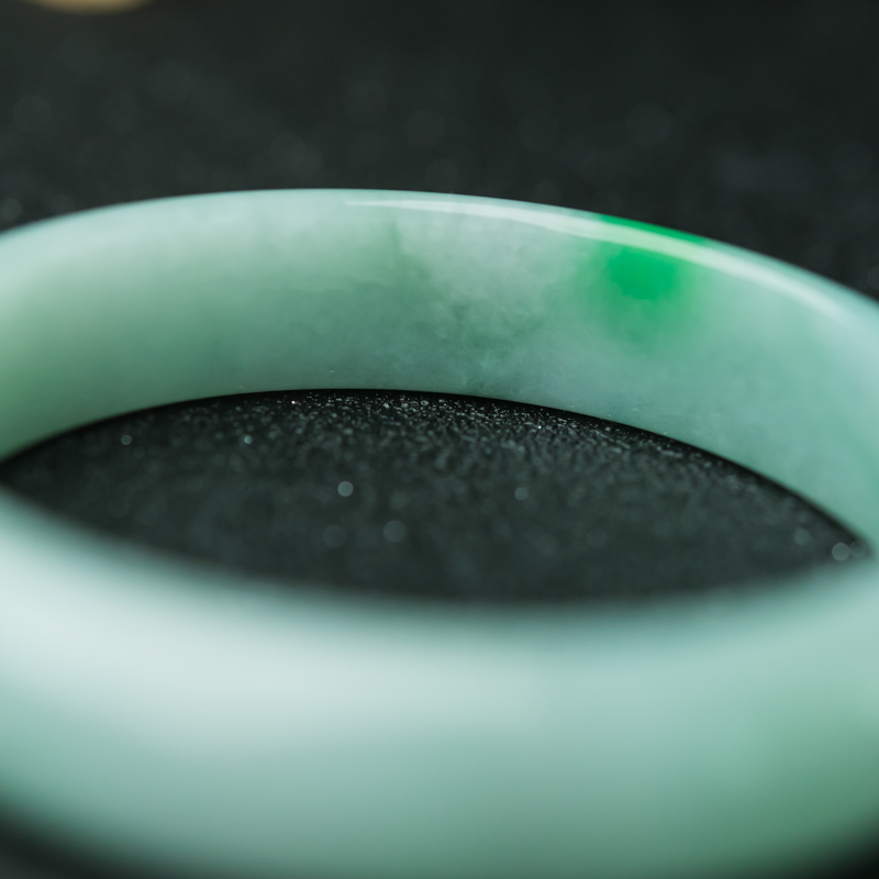 56mm缅甸糯种飘翠翡翠手镯-红掌柜